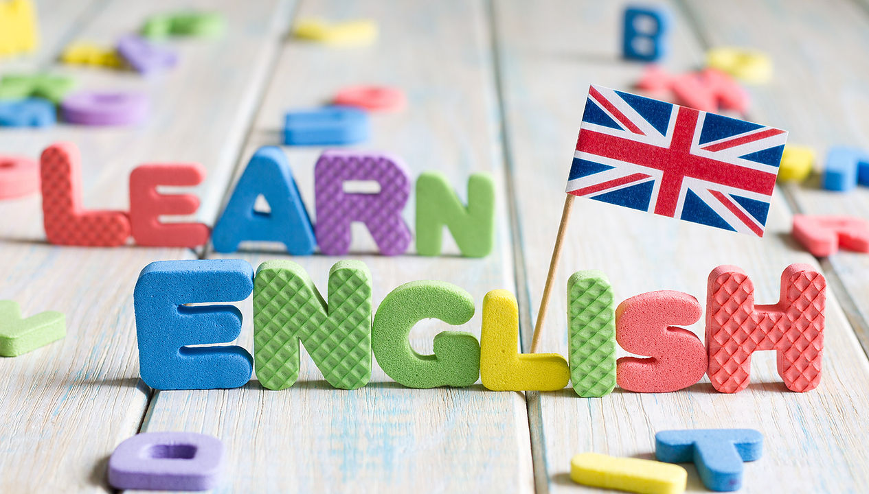 JUNIORS English course background